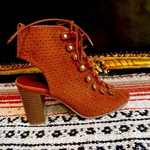 Daytrip lace-up heels